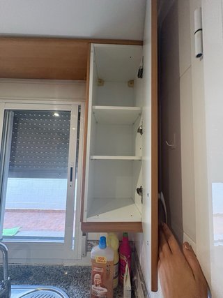 Mueble de cocina de madera y mármol