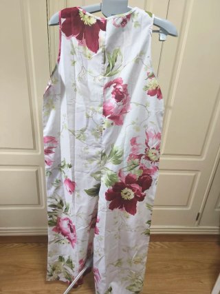 Mono floral blanco y multicolor
