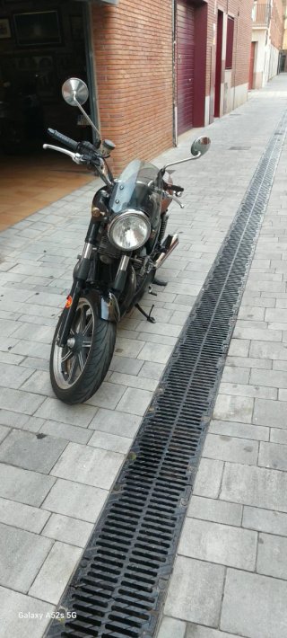 Triumph Bonneville Clásica Negra