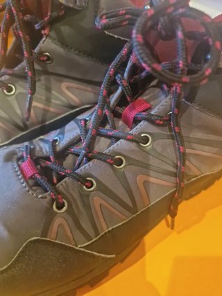 Botas de montaña FORLI grises y rojas