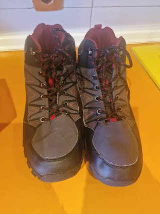 Botas de montaña FORLI grises y rojas