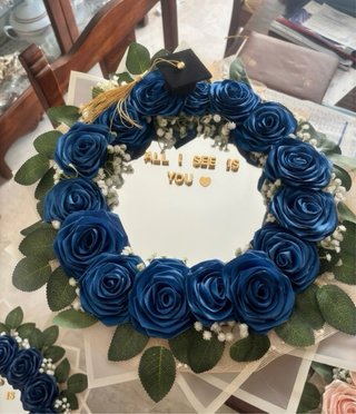 Bouquet con specchio e rose in raso laurea