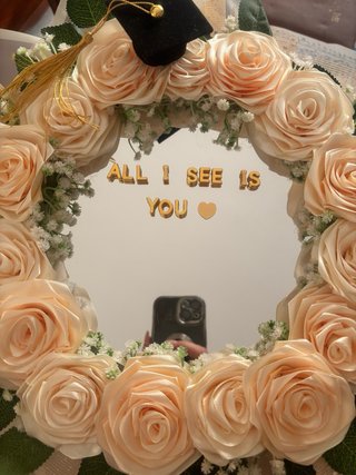 Bouquet con specchio e rose in raso laurea