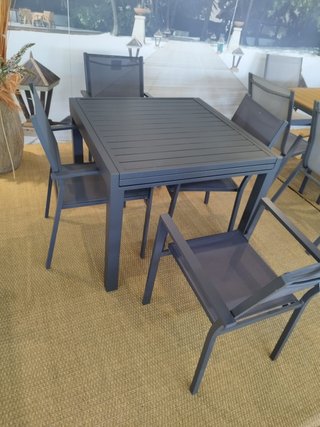 Conjunto de jardín: mesa extensible + 4 sillones