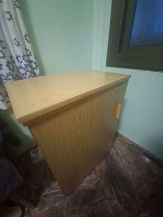 Máquina de coser Sigma en su mueble