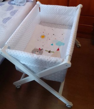 Minicuna bebé con ruedas