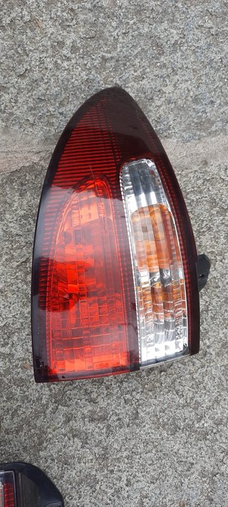 Faros traseros Toyota Previa (2 unidades)