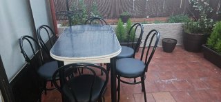 Mesa de cocina en buen estado