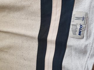 Sudadera Mito Beige y Negra Talla M