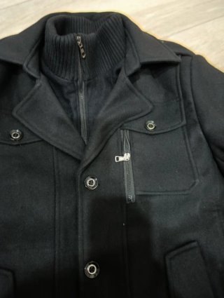 Abrigo de paño negro