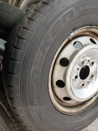 Neumáticos Falken 225/70R15c