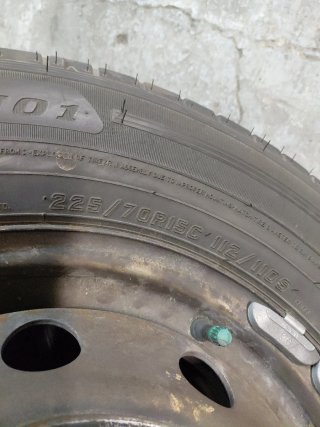 Neumáticos Falken 225/70R15c