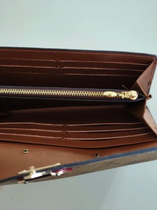 Cartera Louis Vuitton Marrón y Dorada