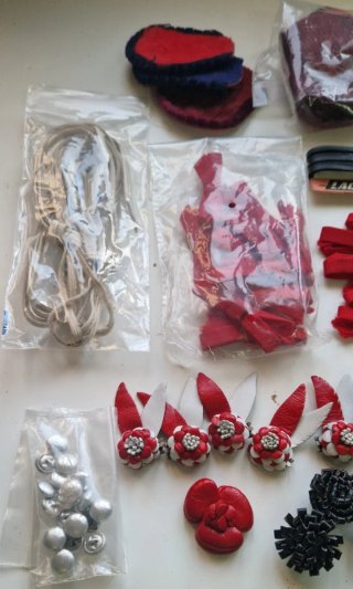 Lote adornos y fornituras vintage para zapatería..