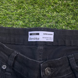 Pantalón Bershka Super Skinny Roto Negro
