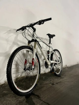 Bicicleta KTM Lycan 4.0