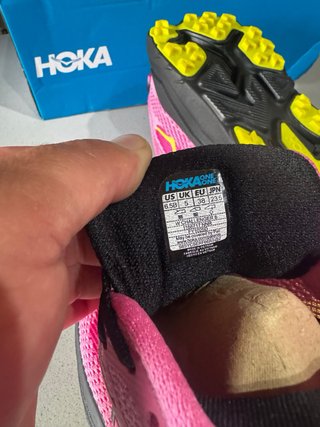 Hoka Challenger 8 Mujer Rosa/Amarillo