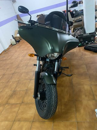Moto Victory Cruiser Verde y Negra