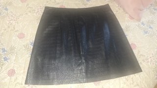 Falda efecto piel Stradivarius