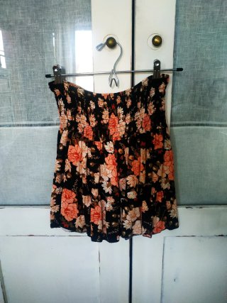 Falda corta estampada floral