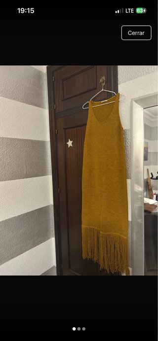 Vestido largo amarillo con flecos