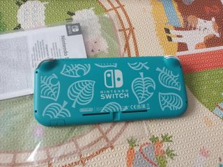 Nintendo Switch Lite Edizione Animal Crossing