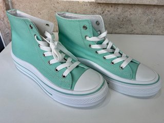 Tênis Rosa, verde ou azul. Todos novos tamanho 40