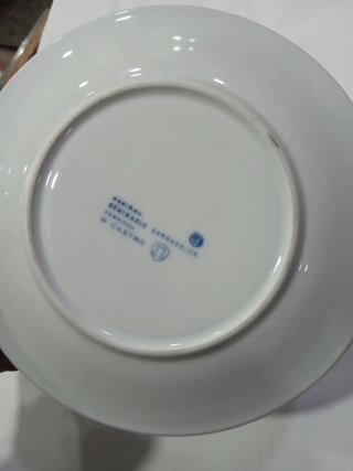 Plato Sargadelos azul, marrón y blanco