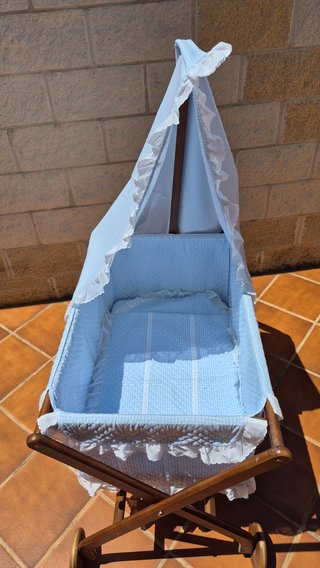 Minicuna bebé con dosel y ruedas