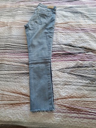 Pantalones vaqueros con raya lateral