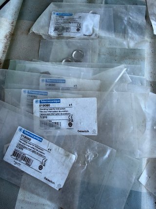 Lote finales de carrera Telemecanique ZCT21P16