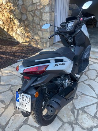 Yamaha XMAX 300 tech max gris - Maxiscooter
