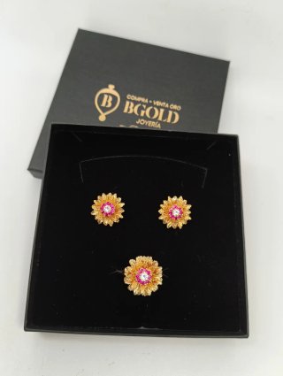 Anillo Oro 18kt Flor con Circonitas