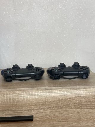 PS4 1TB +3 mandos + 12 juegos