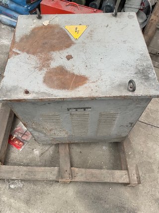 Transformador Trifásico 220-380V