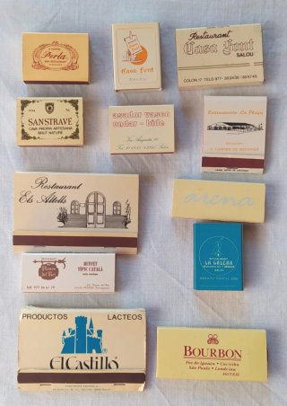 Set di 12 scatole di fiammiferi vintage con design vari