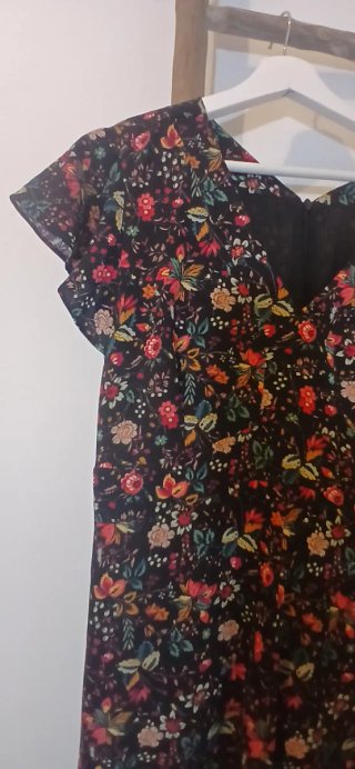 Vestido flores con volantes