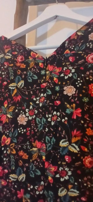 Vestido flores con volantes