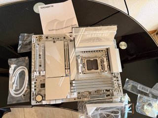Placa Base GIGABYTE X870 AORUS Elite WIFI7 Ice