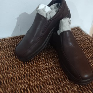Zapatos de piel hombre marrones sin estrenar