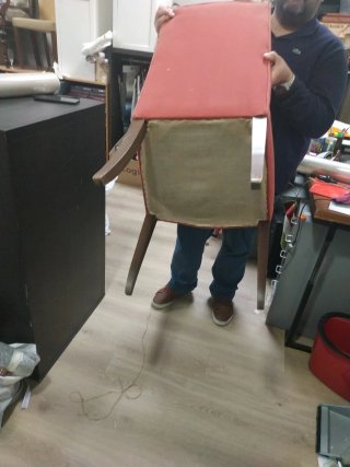 Silla de comedor tapizada en tela