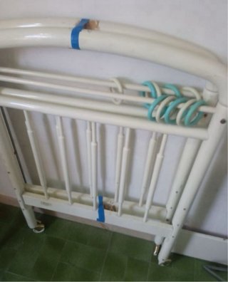 Cuna de bebé blanca