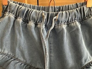 Shorts vaqueros con volantes