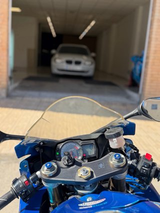 Suzuki GSXR 600 K8 sportbike