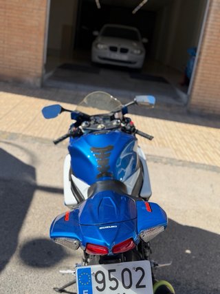 Suzuki GSXR 600 K8 sportbike