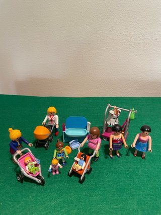 Playmobil di neonati e mamme con passeggini e vasca da bagno