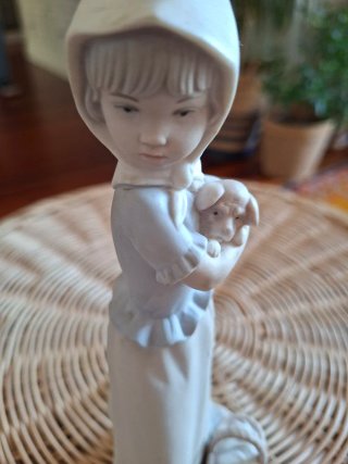 Figura Niña con Perrito Lladro/Nao
