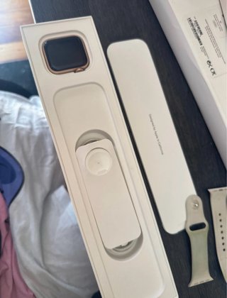 Apple Watch SE 40mm in ottime condizioni+3 cinturini+92%