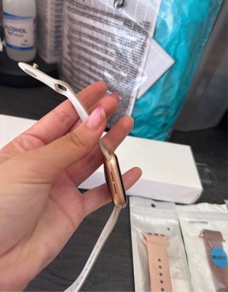 Apple Watch SE 40mm in ottime condizioni+3 cinturini+92%