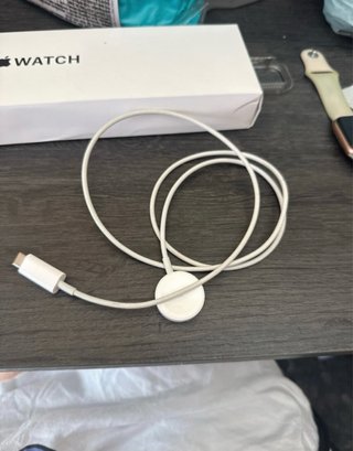Apple Watch SE 40mm in ottime condizioni+3 cinturini+92%